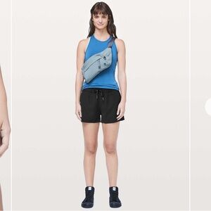 Lululemon On The Fly Short *Woven *2.5" black size 8